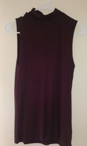 Sleeve-less Turtleneck Top